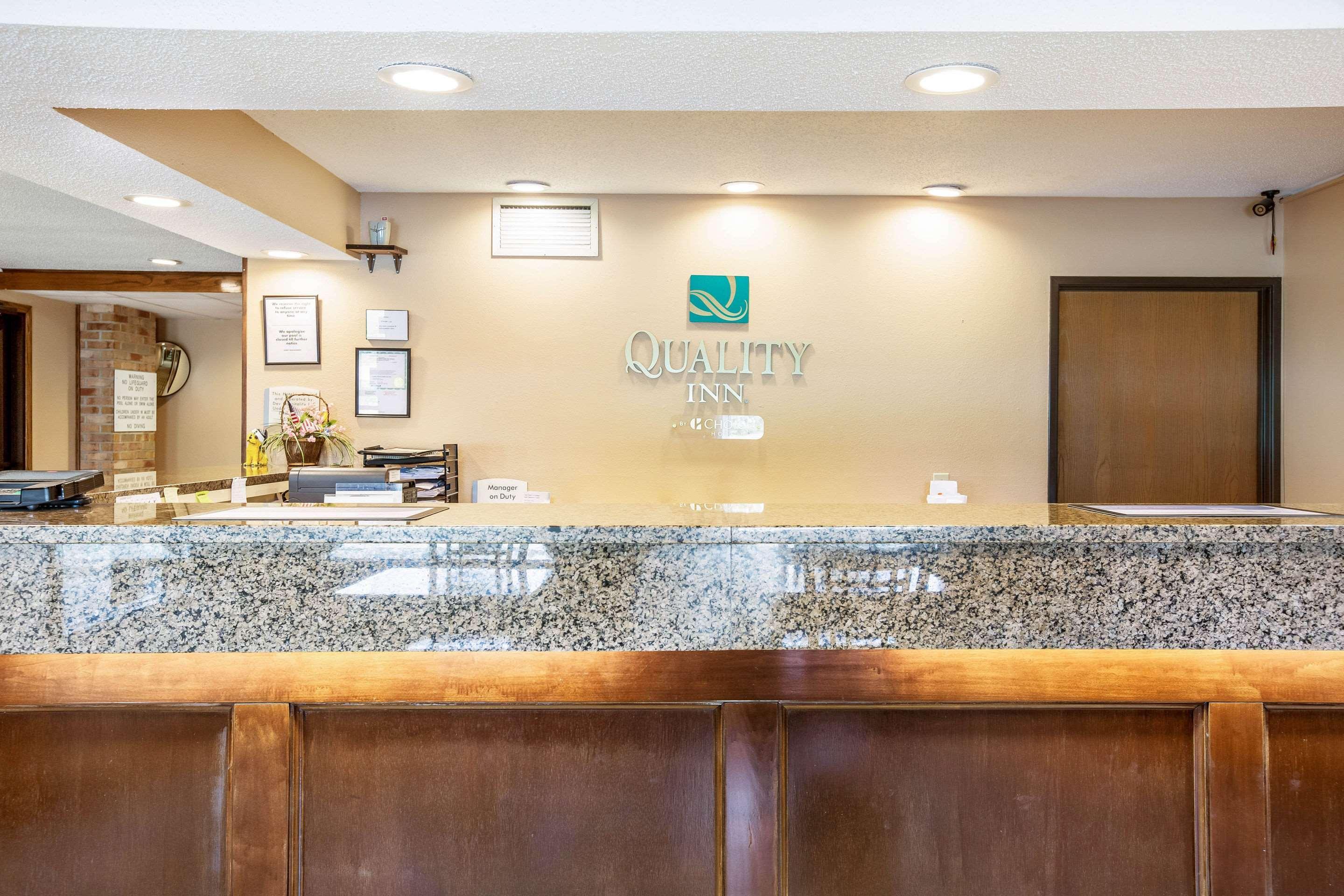 Quality Inn - Storm Lake Exterior photo